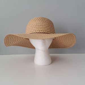 Time and Tru Cream Straw Floppy Summer Hat